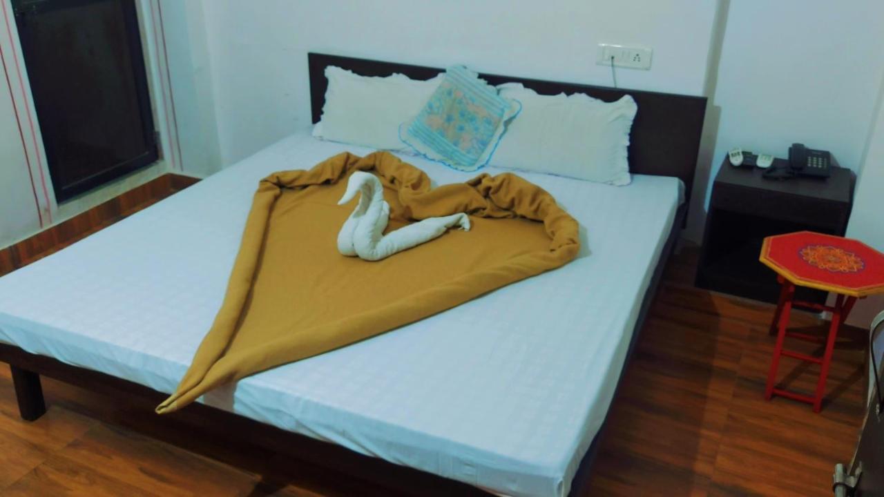 The Royal Lake View Villa Ουνταϊπούρ Εξωτερικό φωτογραφία