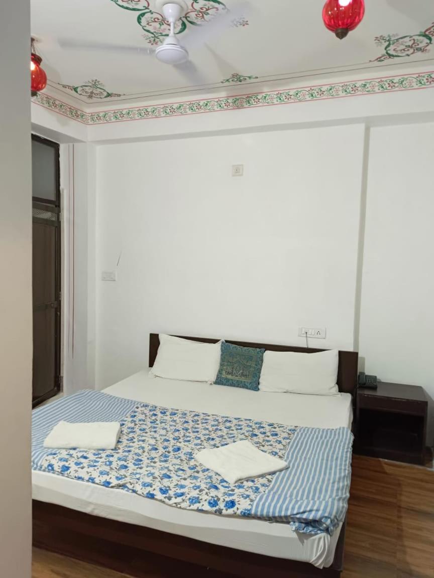 The Royal Lake View Villa Ουνταϊπούρ Εξωτερικό φωτογραφία