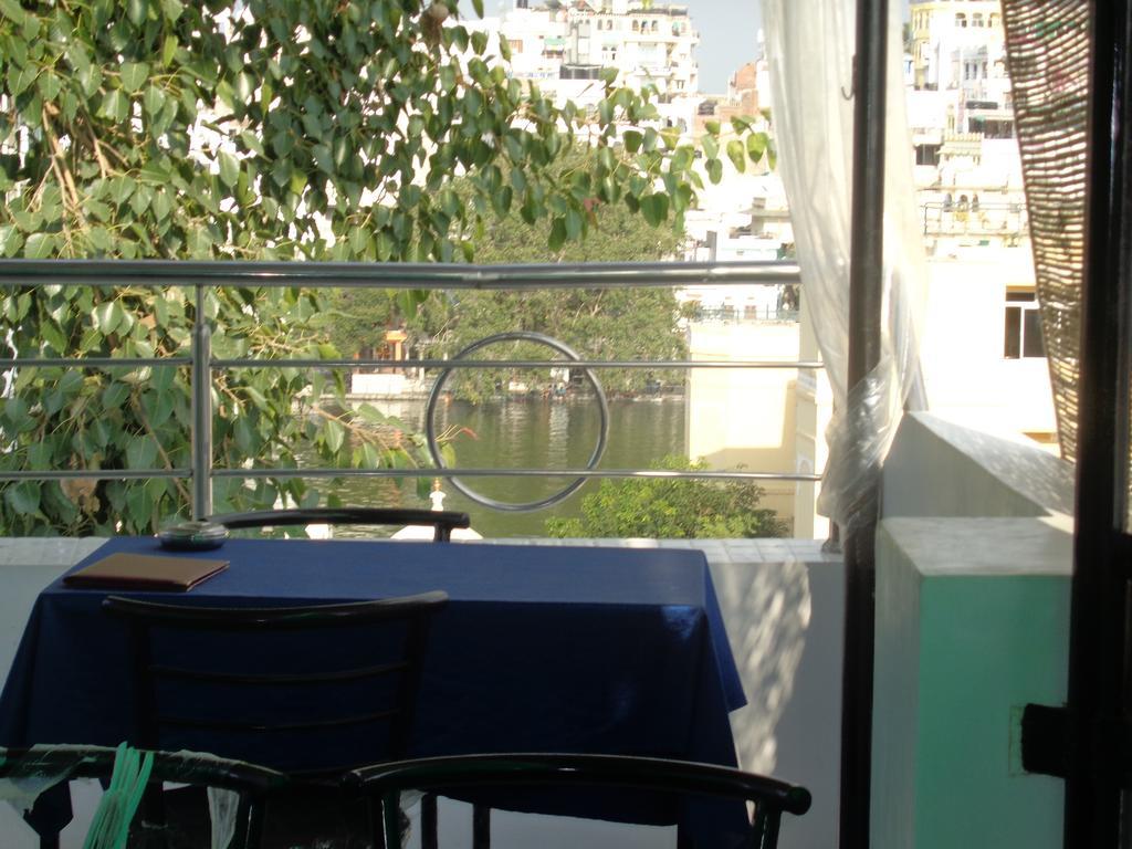 The Royal Lake View Villa Ουνταϊπούρ Εξωτερικό φωτογραφία