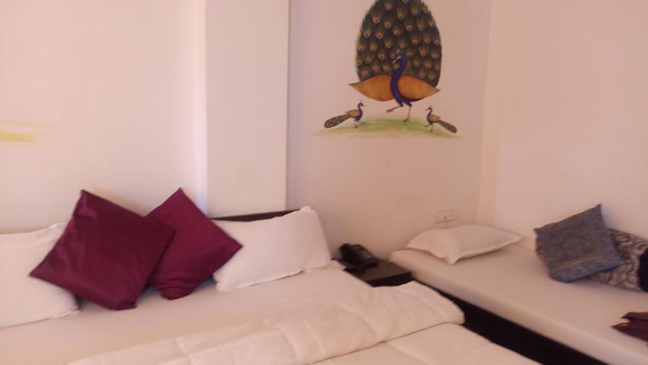 The Royal Lake View Villa Ουνταϊπούρ Εξωτερικό φωτογραφία